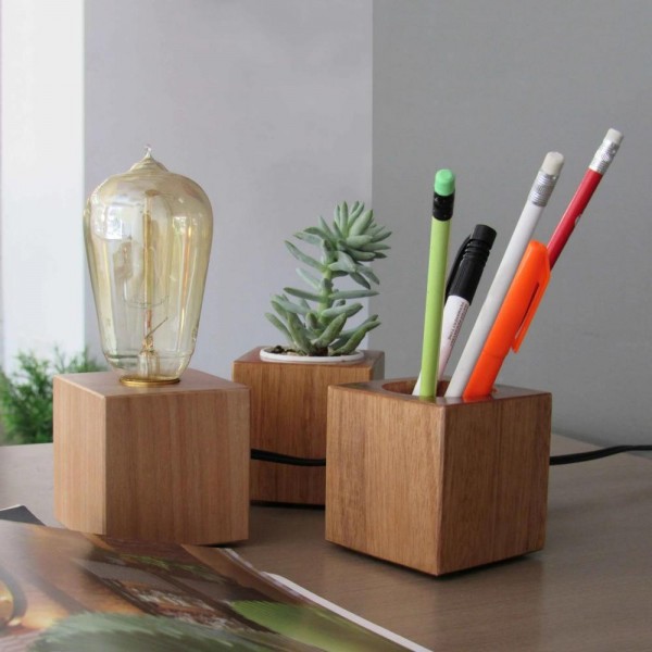 Luminária Mini Tokinho - Madeira Maciça Jequitibá - Cordão Preto - Design Autoral Brasileiro