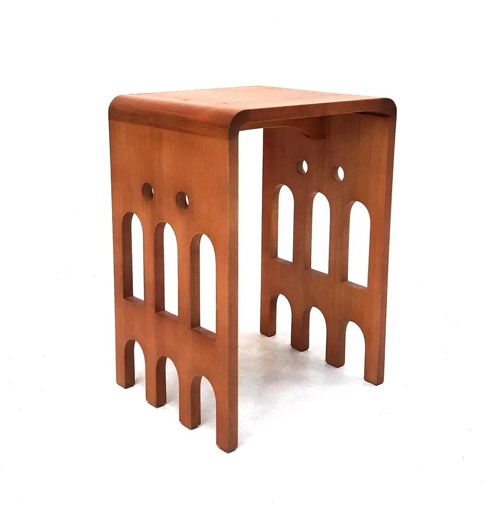 Mesa Lateral Lapa - Madeira Maciça - 42x35x55 - Design Autoral Brasileiro